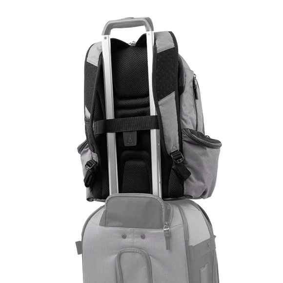 NWOT Travelpro Bold Computer Backpack - Picture 2 of 4